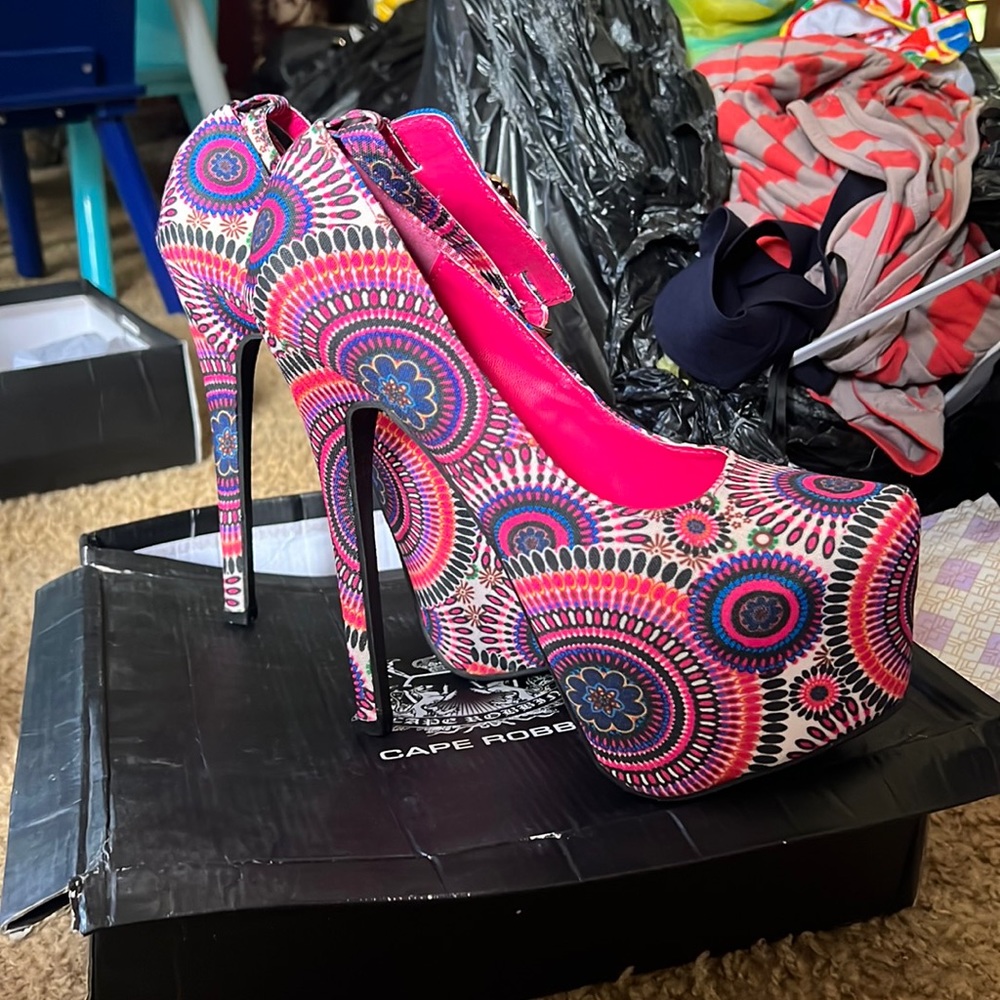 Fushia heels
